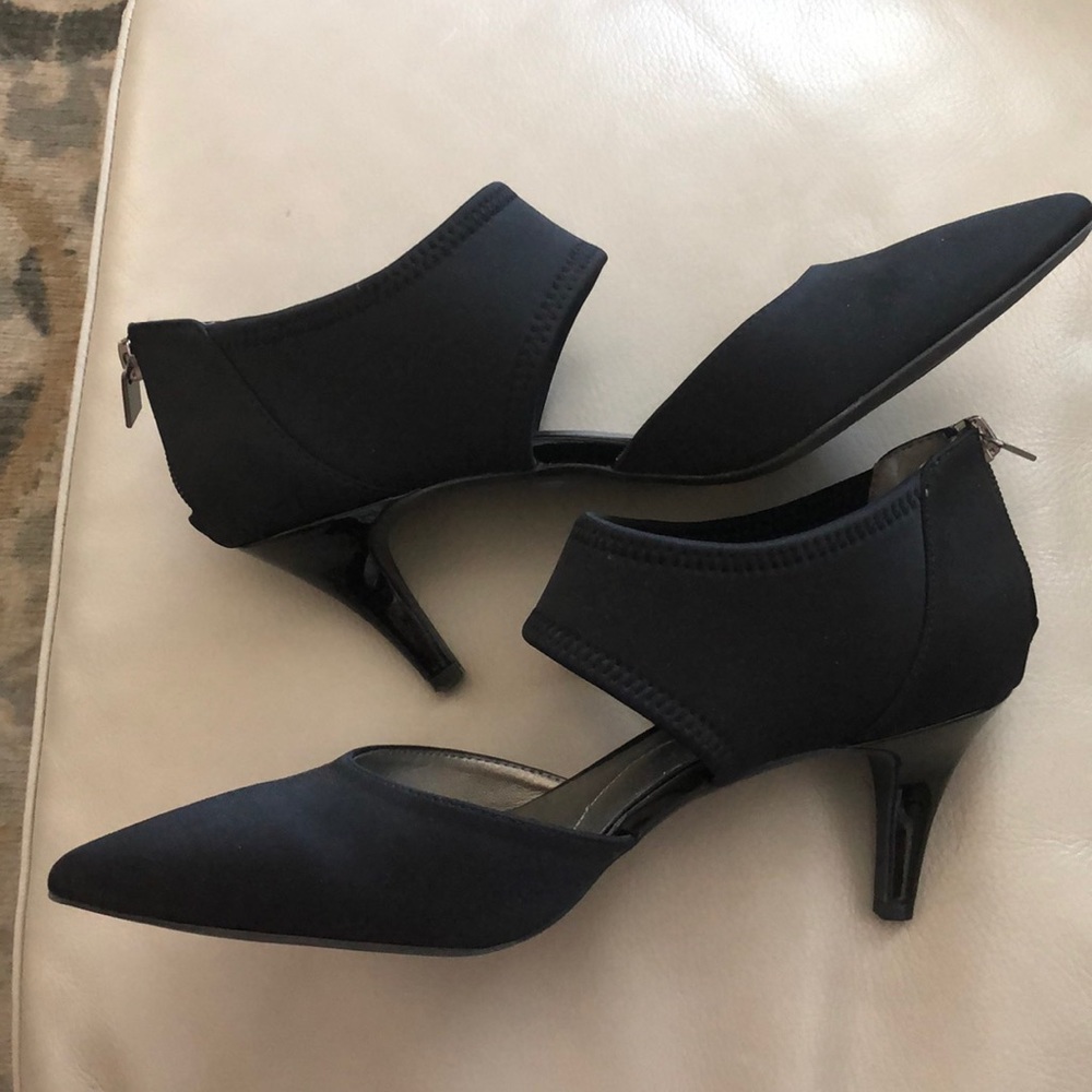 Shoes - Picture 2 of 6